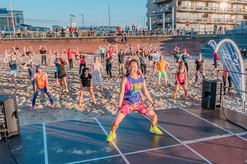strand zumba met racquel te oostende